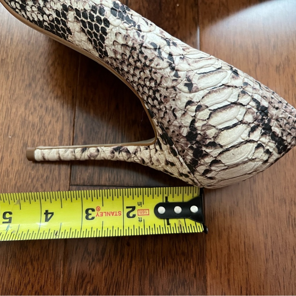 Steve Madden Snake Print Pumps - Picture 4 of 7